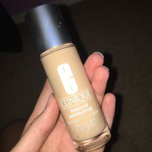 Clinique beyond perfecting foundation